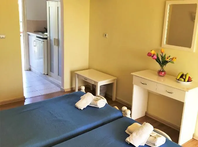 Firefly * Μωραΐτικα